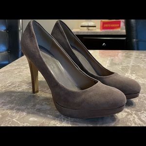 Banana Republic Suede Platform Pumps